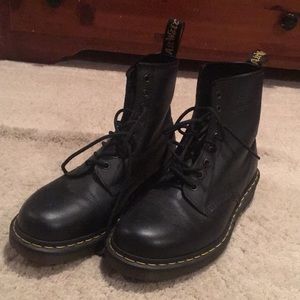 Black Doc Martens 1460